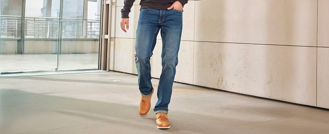 Cool und komfortabel: die Straight-Jeans von AJC