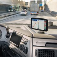 TomTom Traffic und 1 Jahr Radarkamerawarnungen (Welt)*