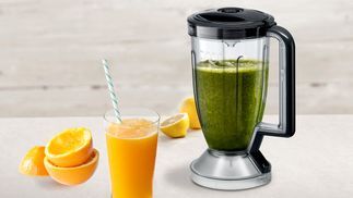 Gesunde Smoothies und frische Säfte mit einem Gerät mixen.