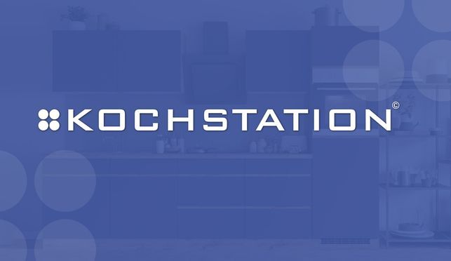 KOCHSTATION: Eine Fertigküche, als wäre sie geplant