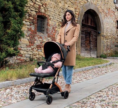 Der perfekte Kinderwagen für Unterwegs in Beige