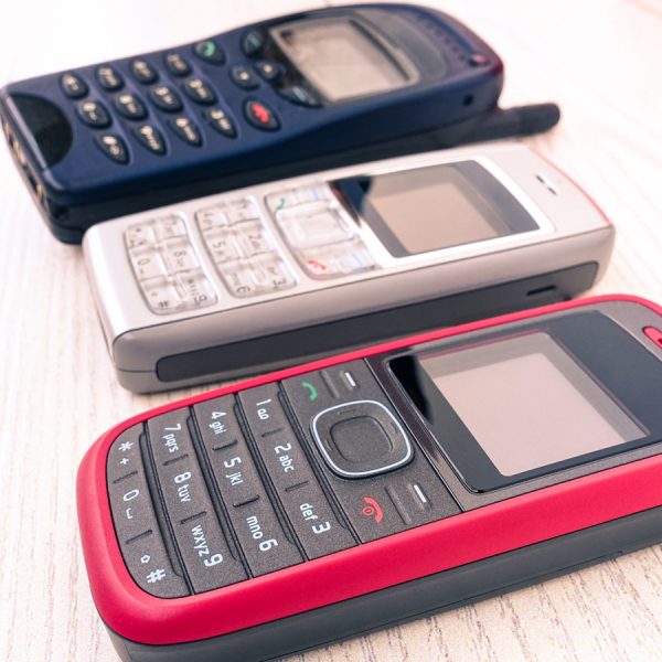 Das Nokia 3310 und weitere alte Handys