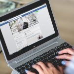 Facebook Konversation auf Laptop