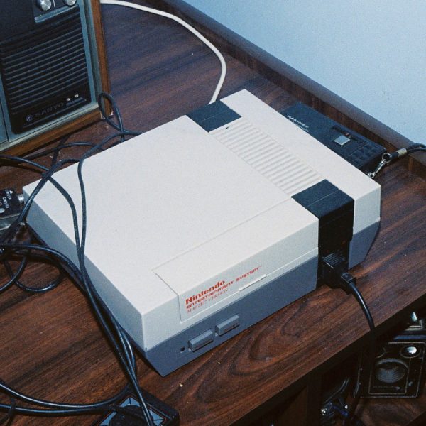 Nintendo Entertainment System am Fernseher