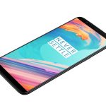 Das OnePlus 5T hat an den Seiten ein fast randloses Display.