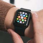 Apple Watch am Handgelenk