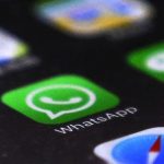 WhatsApp-Logo auf Smartphone