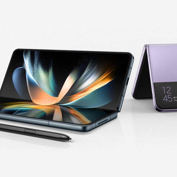 Produktbild eines Samsung Galaxy Z Fold 4 und Flip 4.