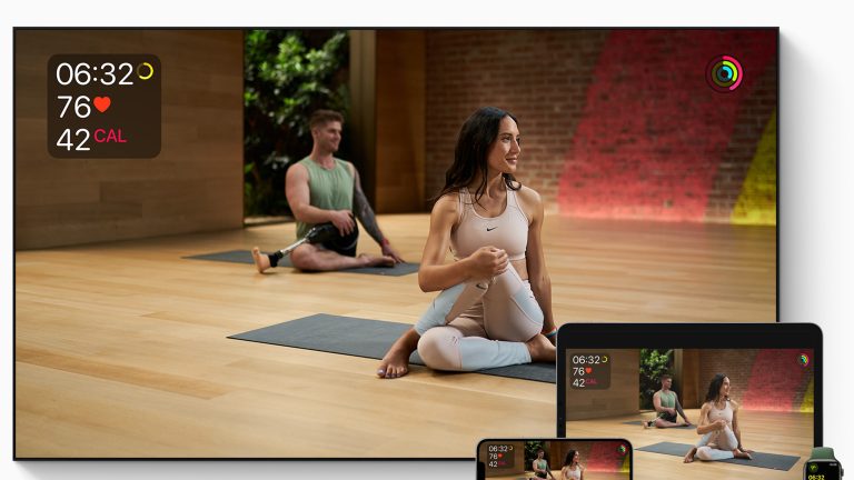 Mehrere Apple Geräte, die das gleiche Workout-Video zeigen.